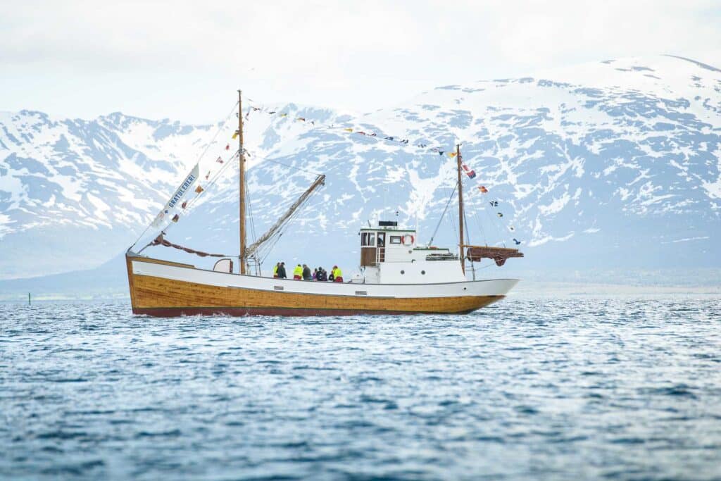 Hermes II på kysten utenfor Tromsø